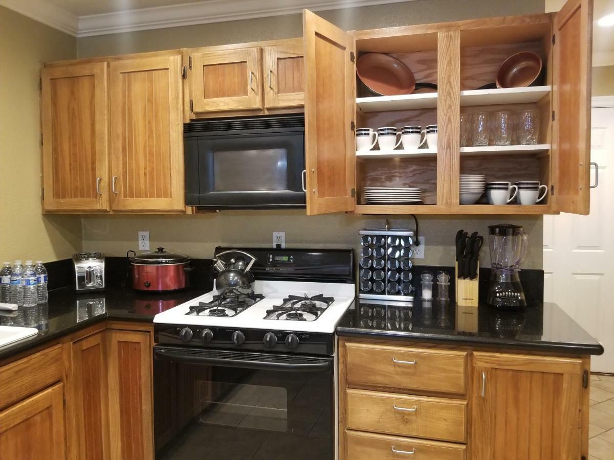 Close To Strip, Very Private, Gated, Huge Floorplan, Wifi, Washer&Dryer Лас-Вегас Экстерьер фото